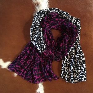 Two Toned Leopard Print Scarf